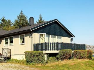 Five-Bedroom Holiday home in Kvenvær - Kvenvær - 8