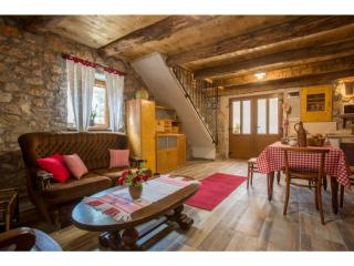Peaceful Getaway in Polje with Garden - 9