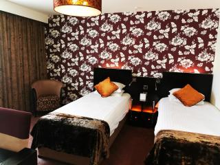 The BlueBell Hotel - Neath - 5