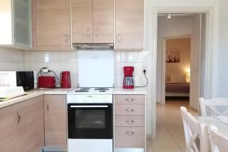 Modern and independent apartment 83 m2, with garden, 5min to the beach and the city center - 3