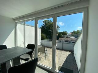 Wohnung mit 2 Einzelzimmer gemeinsamer Küchen/Bad/Balkon-Nutzung - Espelkamp - 1