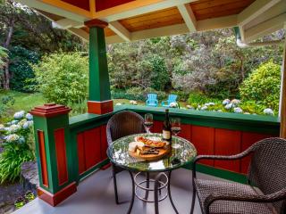 Volcano Teapot Cottage - 2