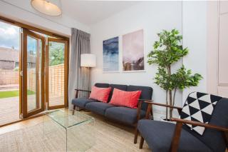 Stylish & Modern 3 Bed Flat in NW London with Garden - London - 9