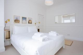 Stylish & Modern 3 Bed Flat in NW London with Garden - London - 1