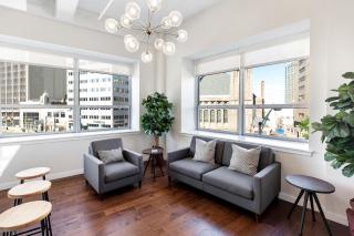 Kislak 407 Stunning 2BR Corner Apt Retreat Above the City - Newark - 0