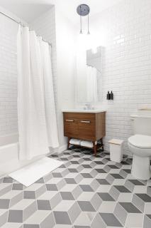 Kislak 403 Luxurious 2BR Retreat Above the City - Newark - 6