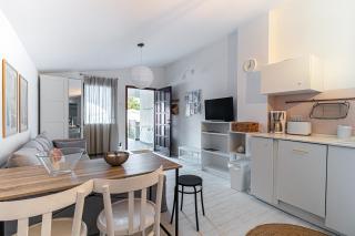Cool Sunny Apartments - Vir - 2