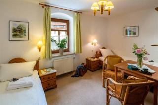 Landhotel Gut Wildberg mit Badeteich - Meißen - 1