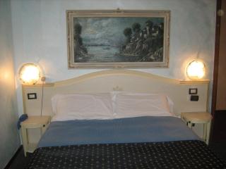 Hotel San Marino - Laglio - 8