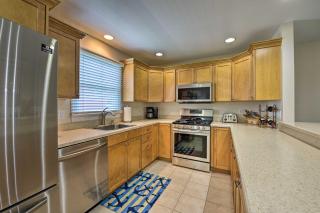 Retreat with BBQ and Balcony 1 Block to Boardwalk! - Wildwood - 1