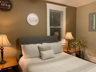 Historical Neighborhood Home - New Rochelle - 8