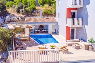 Villa Matan - only 200m from the sandy beaches, private 28m2 pool - Omiš - 1