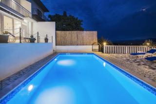 Holiday home Leko with outdoor pool and hot tub , can fit 22 people - Donji Proložac - 1