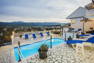 Holiday home Leko with outdoor pool and hot tub , can fit 22 people - Donji Proložac - 5