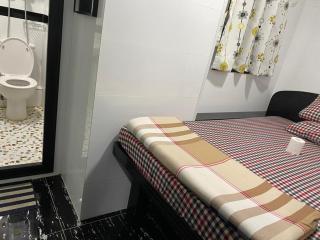 Day and Night Hostel Block D 10th floor - Hong Kong - 4