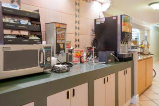 La Quinta Inn by Wyndham Farmington - 5