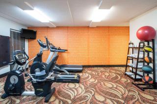 La Quinta Inn by Wyndham Davenport & Conference Center - Davenport - 1