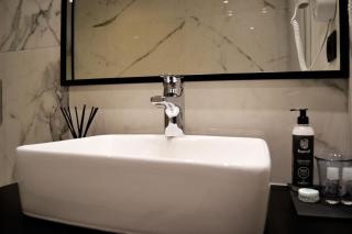ArtNest Luxury Hotel & Suites - Saranda - 8