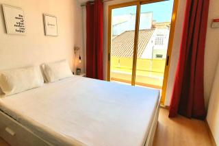 LovelyStay - Yellow Submarine House - 8