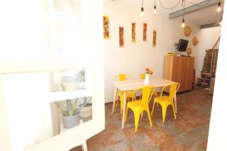 Yellow Submarine House by LovelyStay - 4