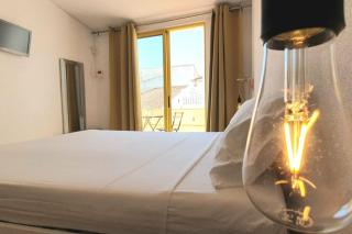 LovelyStay - Yellow Submarine House - Lagos - 4