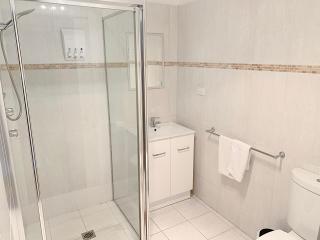 City Center - Comfortable 2-Bedroom Apartment - 5