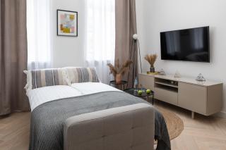 Boduena 4 - Elegant Apartment in Warsaw Centre by Noclegi Renters - Warsaw - 2
