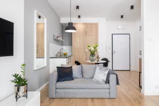 Sławińska 6 with Balcony by Noclegi Renters - Varsavia - 9