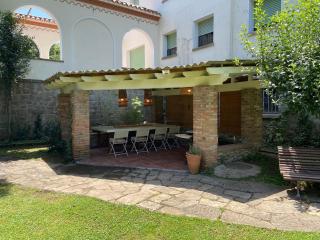Espectacular Casa Chateau en el centro de Olot - Olot - 2
