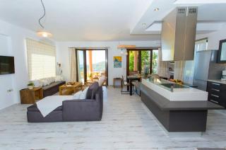 Amaryllis House - 6
