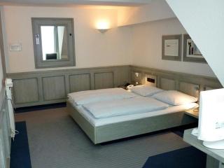 Avenue Hotel - 2
