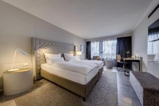 Clayton Hotel Düsseldorf City Centre - 4