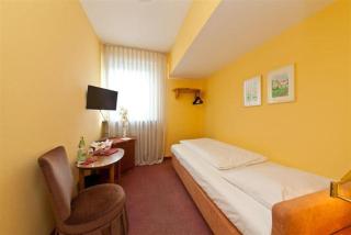 PLAZA INN Rieker Stuttgart Hauptbahnhof - Stuttgart - 9