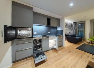 V8 HOTEL Motorworld Region Stuttgart - 7