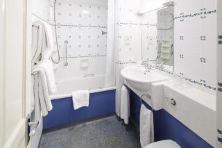 Merton Hotel - St. Saviour - 3