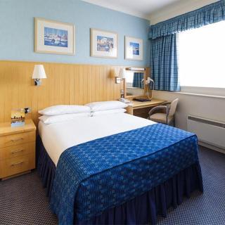 Merton Hotel - St. Saviour - 2