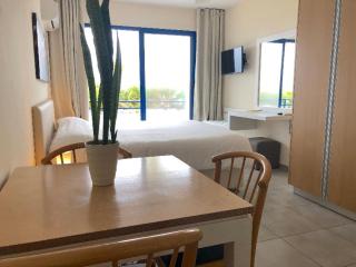 Vrachia Beach Hotel & Suites - Adults Only - Paphos - 6