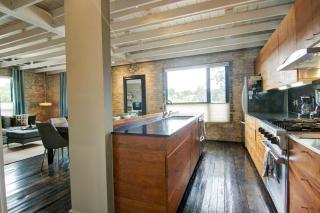 East 6th Historic Loft - Austin - 8
