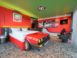 V8 HOTEL Motorworld Region Stuttgart - 4