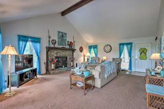 Less Than 1 Mi to the Lake Osage Beach Home with Deck - 7