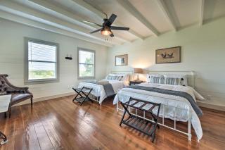 Peaceful Schulenburg Farmhouse with Fire Pit and Grill - Schulenburg - 2