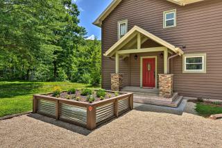 Renovated Home with Private Dock on Watauga Lake - 9
