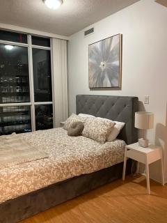 Toronto CN Tower Maple Leaf Square Luxurious 2 Bedroom Condo - Toronto - 1