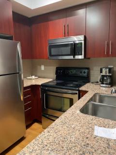 Toronto CN Tower Maple Leaf Square Luxurious 2 Bedroom Condo - Toronto - 4