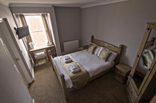 The Resolution Hotel - Whitby - 8