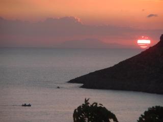 Melina's sunset-Two spaces romantic honeymoon with amazing seaview sunset - Mirtéai - 6