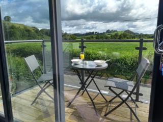 Gerycastell Luxury Holiday Apartment with Stunning Views & EV Station Point - Carmarthen - 9
