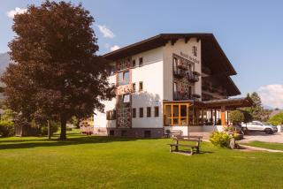 Hotel Berghof - 9