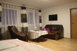 Hotel am Schloss Neuenstein - 3