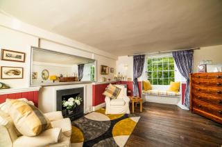 Self Catering Accommodation, Cornerstones, 16th Century Luxury House overlooking the River - 4